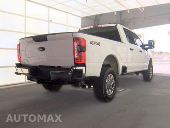2024 Ford Super Duty F-250 XLT Crew Cab Medium Bed - miniatura 4