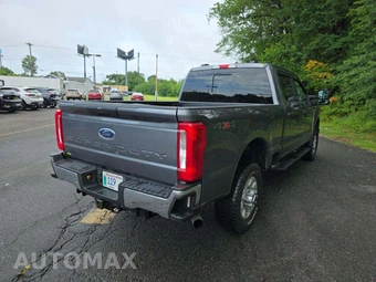 2024 Ford Super Duty F-250 XLT Crew Cab Medium Bed - miniatura 3