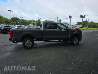 2024 Ford Super Duty F-250 XLT Crew Cab Medium Bed - miniatura 4