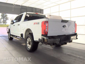 2024 Ford Super Duty F-250 XLT Crew Cab Medium Bed - miniatura 5
