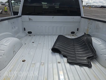 2024 Ford Super Duty F-250 XLT Crew Cab Medium Bed - miniatura 16