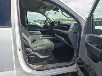 2024 Ford Super Duty F-250 XLT Crew Cab Medium Bed - miniatura 8