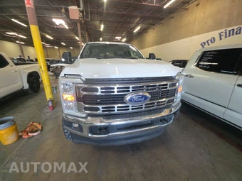 2024 Ford Super Duty F-250 XLT Crew Cab Medium Bed - miniatura 2
