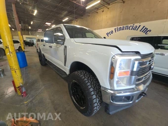 2024 Ford Super Duty F-250 XLT Crew Cab Medium Bed - miniatura 3
