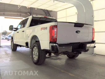 2024 Ford Super Duty F-250 XLT Crew Cab Medium Bed - miniatura 6