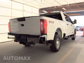 2024 Ford Super Duty F-250 XLT Crew Cab Medium Bed - miniatura 5