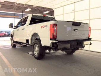 2024 Ford Super Duty F-250 XLT Crew Cab Medium Bed - miniatura 8