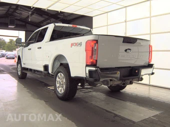 2024 Ford Super Duty F-250 XLT Crew Cab Medium Bed - miniatura 6