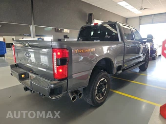 2024 Ford Super Duty F-250 XLT Crew Cab Medium Bed - miniatura 4