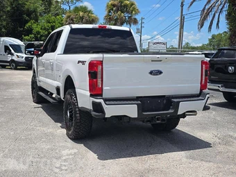 2024 Ford Super Duty F-250 XLT Crew Cab Medium Bed - miniatura 2