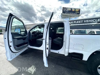 2024 Ford Super Duty F-250 XLT Crew Cab Medium Bed - miniatura 11