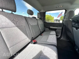 2024 Ford Super Duty F-250 XLT Crew Cab Medium Bed - miniatura 22