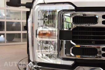 2024 Ford Super Duty F-350 Cab Chassis XL Crew Cab DRW - miniatura 6