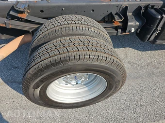 2024 Ford Super Duty F-350 Cab Chassis XL Crew Cab DRW - miniatura 14