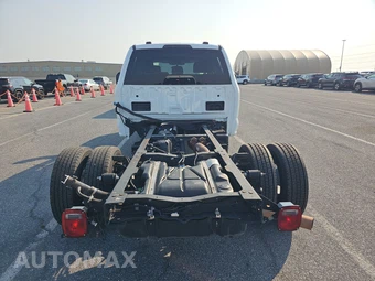 2024 Ford Super Duty F-350 Cab Chassis XL Crew Cab DRW - miniatura 17