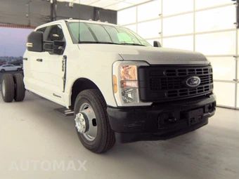 2024 Ford Super Duty F-350 Cab Chassis XL Crew Cab DRW - miniatura 3
