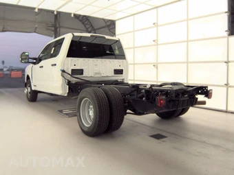 2024 Ford Super Duty F-350 Cab Chassis XL Crew Cab DRW - miniatura 6