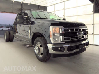 2024 Ford Super Duty F-350 Cab Chassis XL Crew Cab DRW - miniatura 3