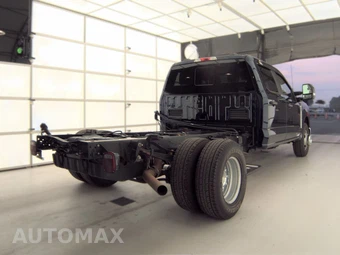 2024 Ford Super Duty F-350 Cab Chassis XL Crew Cab DRW - miniatura 4