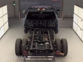 2024 Ford Super Duty F-350 Cab Chassis XL Crew Cab DRW - miniatura 5
