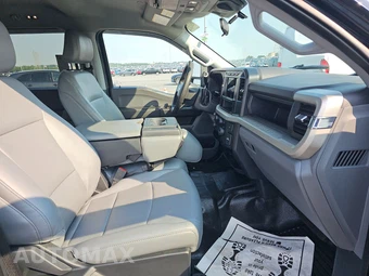 2024 Ford Super Duty F-350 Cab Chassis XL Crew Cab DRW - miniatura 8