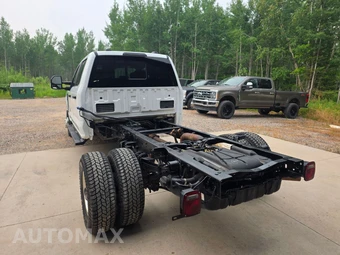 2024 Ford Super Duty F-350 Cab Chassis XL Crew Cab DRW - miniatura 5