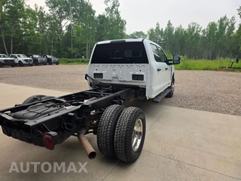 2024 Ford Super Duty F-350 Cab Chassis XL Crew Cab DRW - miniatura 7