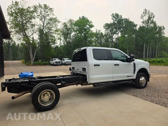 2024 Ford Super Duty F-350 Cab Chassis XL Crew Cab DRW - miniatura 8