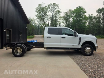 2024 Ford Super Duty F-350 Cab Chassis XL Crew Cab DRW - miniatura 9