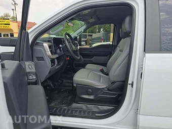 2024 Ford Super Duty F-350 Cab Chassis XL Crew Cab DRW - miniatura 6