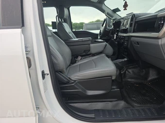 2024 Ford Super Duty F-350 Cab Chassis XL Crew Cab DRW - miniatura 14