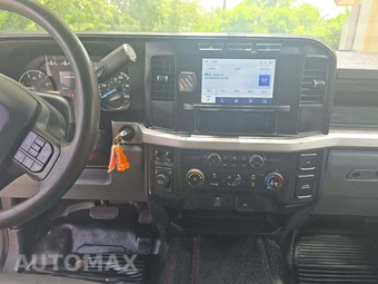 2024 Ford Super Duty F-350 Cab Chassis XL Crew Cab DRW - miniatura 10