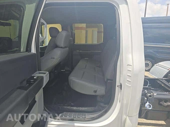 2024 Ford Super Duty F-350 Cab Chassis XL Crew Cab DRW - miniatura 13