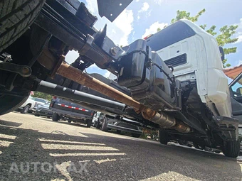 2024 Ford Super Duty F-350 Cab Chassis XL Crew Cab DRW - miniatura 16