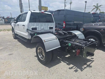 2024 Ford Super Duty F-350 Cab Chassis XL Crew Cab DRW - miniatura 2