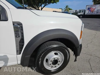 2024 Ford Super Duty F-350 Cab Chassis XL Regular Cab DRW - miniatura 16