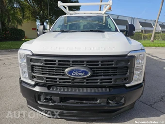 2024 Ford Super Duty F-350 Cab Chassis XL Regular Cab DRW - miniatura 2