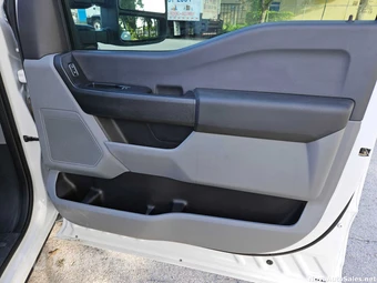2024 Ford Super Duty F-350 Cab Chassis XL Regular Cab DRW - miniatura 22