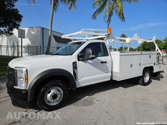 2024 Ford Super Duty F-350 Cab Chassis XL Regular Cab DRW - miniatura 3