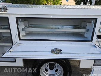 2024 Ford Super Duty F-350 Cab Chassis XL Regular Cab DRW - miniatura 51