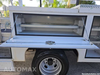 2024 Ford Super Duty F-350 Cab Chassis XL Regular Cab DRW - miniatura 60