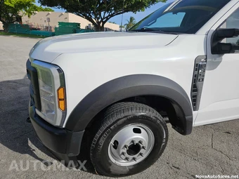 2024 Ford Super Duty F-350 Cab Chassis XL Regular Cab DRW - miniatura 8