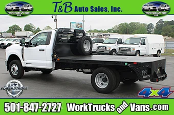 2024 Ford Super Duty F-350 Cab Chassis XLT Regular Cab DRW - miniatura 1