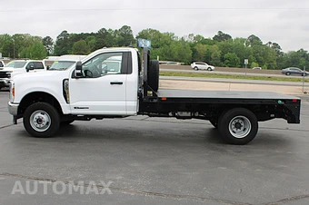 2024 Ford Super Duty F-350 Cab Chassis XLT Regular Cab DRW - miniatura 10