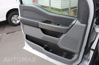 2024 Ford Super Duty F-350 Cab Chassis XLT Regular Cab DRW - miniatura 17
