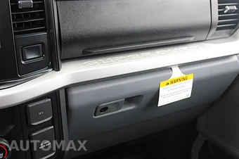 2024 Ford Super Duty F-350 Cab Chassis XLT Regular Cab DRW - miniatura 22
