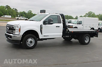 2024 Ford Super Duty F-350 Cab Chassis XLT Regular Cab DRW - miniatura 3