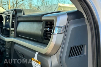 2024 Ford Super Duty F-350 Cab Chassis XLT Regular Cab DRW - miniatura 14