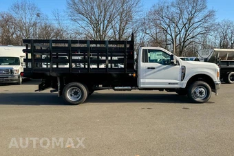 2024 Ford Super Duty F-350 Cab Chassis XLT Regular Cab DRW - miniatura 2
