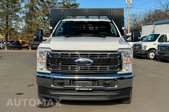 2024 Ford Super Duty F-350 Cab Chassis XLT Regular Cab DRW - miniatura 8